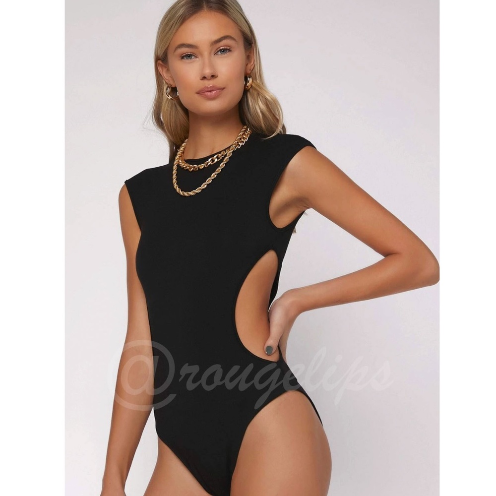 Black Cut Out Slim Fit Bodysuit - Picture 2 of 8